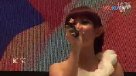 国产抹胸男女视频,男女共舞的时尚盛宴