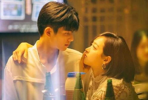 国产剧男主亲吻美女视频,国产剧男主深情吻戏曝光，美女娇羞瞬间引网友热议