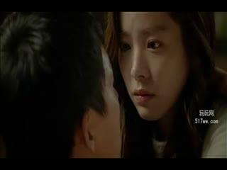 国产剧男主亲吻美女视频,国产剧男主深情吻戏曝光，美女娇羞瞬间引网友热议