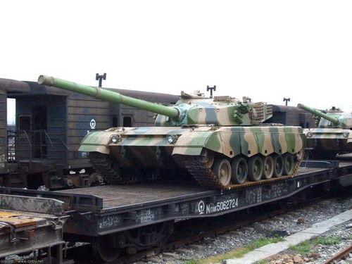 国产vt4坦克运输视频