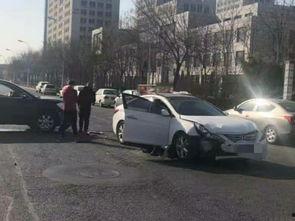 国产两辆车相撞事故视频